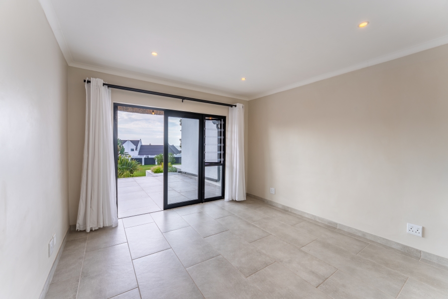 To Let 5 Bedroom Property for Rent in St Francis Bay Village Eastern Cape